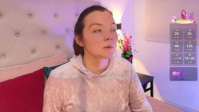 MiccaMadison online show from April 8, 2026, 2:51 pm