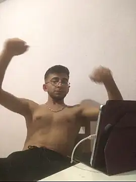 Snapshot of boraaily chatting on March 3, 2026, 10:39 pm boraaily online show from March 3, 2026, 10:39 pm