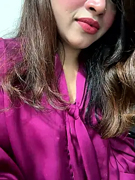 riya sharma11 online show from April 18, 2026, 7:07 pm