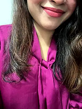 riya sharma11 online show from April 18, 2026, 7:58 pm