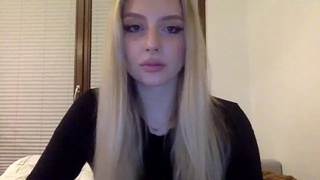 MayaWetDream online show from May 14, 2026, 8:17 pm