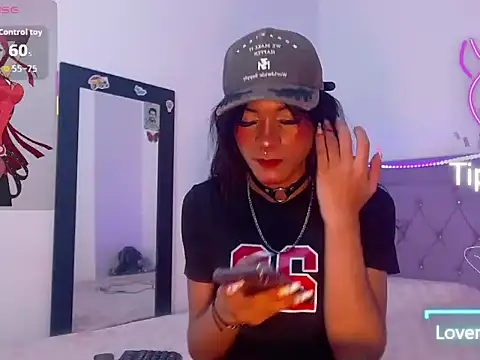 moonlyvelvet online show from February 21, 2026, 6:04 am