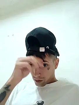 Snapshot of CubanoxxxSex chatting on March 1, 2026, 12:43 am CubanoxxxSex online show from March 1, 2026, 12:43 am