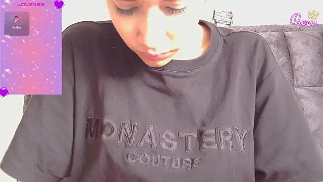 ScarlettMus online show from April 7, 2026, 8:21 pm