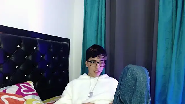 gabriel x18 online show from February 18, 2026, 5:05 am