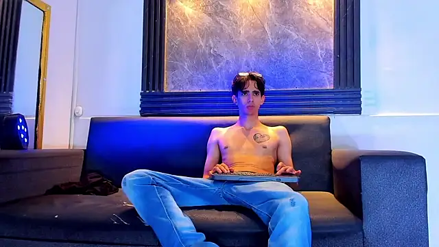 Snapshot of Wonka_1 chatting on February 7, 2026, 4:31 am Wonka 1 online show from February 7, 2026, 4:31 am