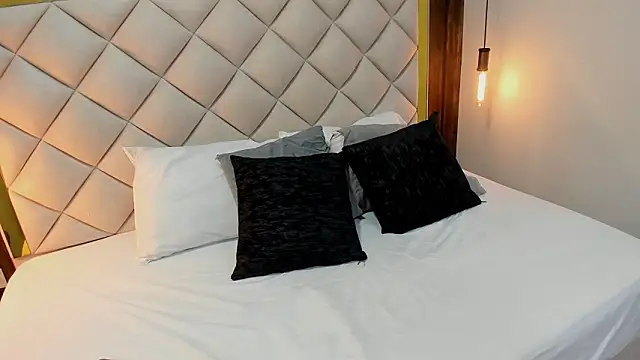 samanthaa rosee   online show from March 2, 2026, 4:35 am