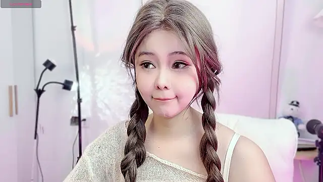 Snapshot of Memeli0 chatting on February 9, 2026, 9:57 pm Memeli0 online show from February 9, 2026, 9:57 pm