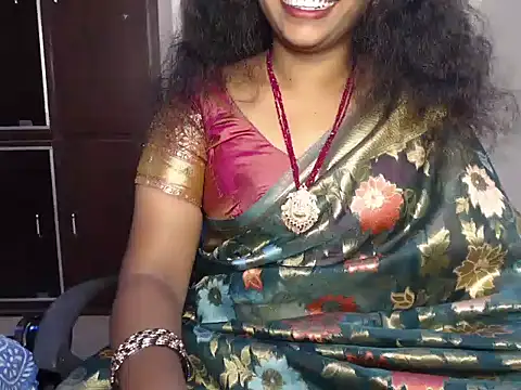 VixenNandhu online show from April 17, 2026, 6:00 pm