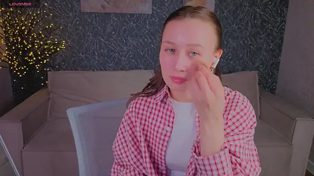  Kiki angel  online show from June 5, 2026, 9:26 am