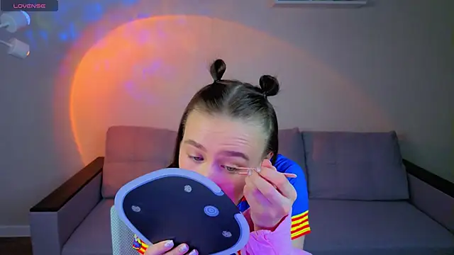  Kiki angel  online show from April 21, 2026, 1:42 am