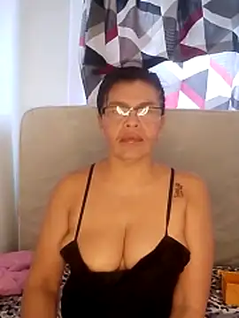 jennifer 0717 online show from April 4, 2026, 11:39 am