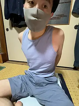 shizuku-kun211 online show from June 12, 2026, 12:36 pm