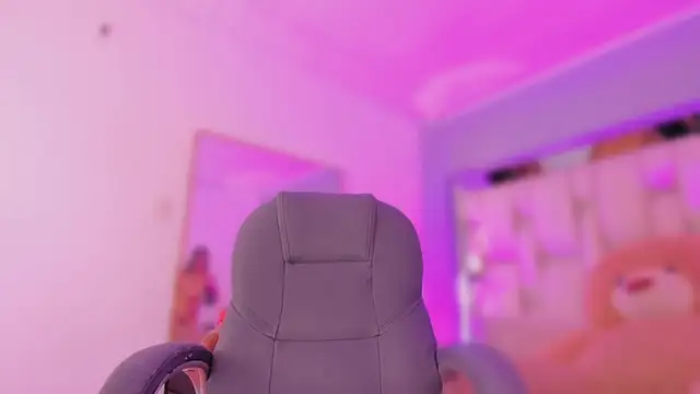 AishaKassandra online show from April 19, 2026, 11:22 am