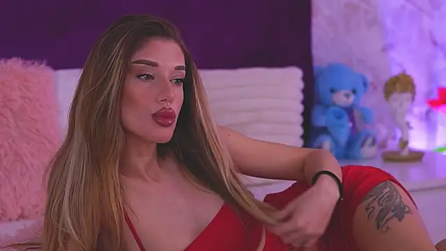 EllinaNuria online show from April 9, 2026, 4:03 am