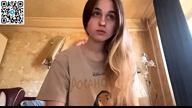 Snapshot of LovelySilk_63 chatting on April 5, 2026, 8:10 am LovelySilk 63 online show from April 5, 2026, 8:10 am