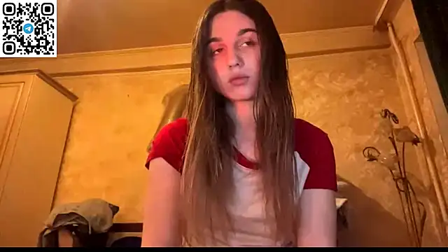 Snapshot of LovelySilk_63 chatting on April 3, 2026, 6:25 pm LovelySilk 63 online show from April 3, 2026, 6:25 pm