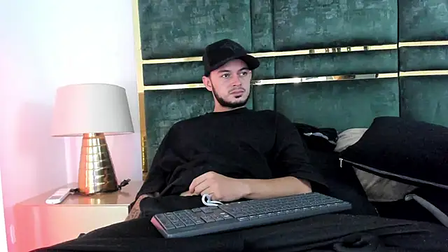 GaelyCoral online show from March 10, 2026, 11:36 am