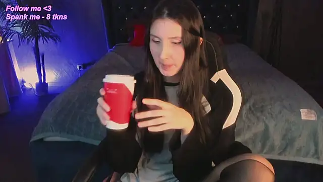 avrora shy  online show from March 3, 2026, 12:34 pm