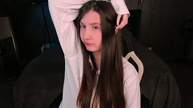 avrora shy  online show from February 10, 2026, 5:23 pm