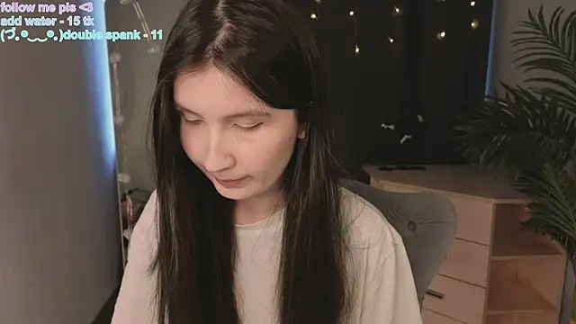 avrora shy  online show from March 4, 2026, 12:46 pm