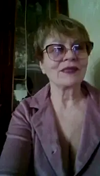 SophieBurns online show from May 13, 2026, 11:39 am