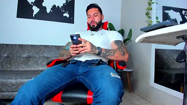 Snapshot of Alessrose chatting on February 19, 2026, 7:55 pm Alessrose online show from February 19, 2026, 7:55 pm