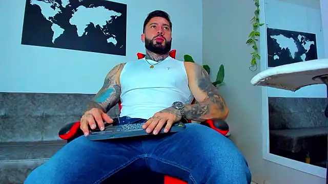 Snapshot of Alessrose chatting on March 4, 2026, 7:43 pm Alessrose online show from March 4, 2026, 7:43 pm