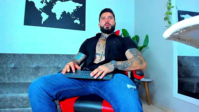 Snapshot of Alessrose chatting on March 3, 2026, 7:43 pm Alessrose online show from March 3, 2026, 7:43 pm