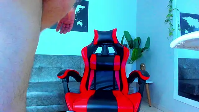 Snapshot of Alessrose chatting on February 27, 2026, 7:57 pm Alessrose online show from February 27, 2026, 7:57 pm