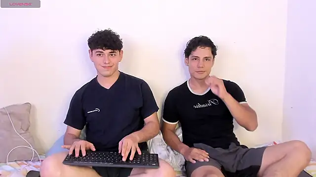 hans andres17 online show from February 16, 2026, 12:53 am