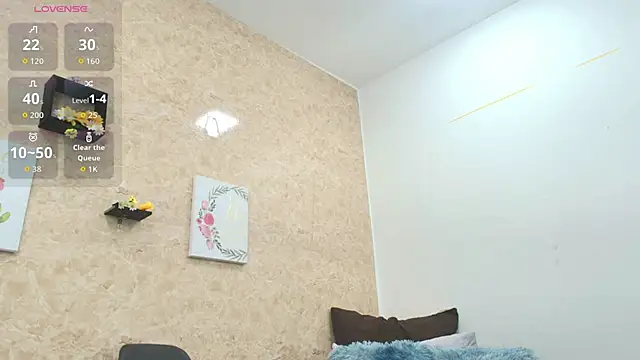 Sophie Tyler online show from March 19, 2026, 1:44 pm