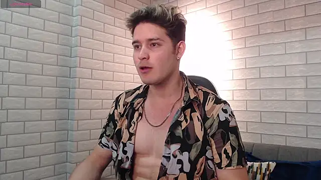 rayan linxx online show from February 27, 2026, 7:46 pm