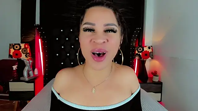 Snapshot of Makeyla_Fox_ chatting on March 4, 2026, 12:02 pm Makeyla Fox online show from March 4, 2026, 12:02 pm