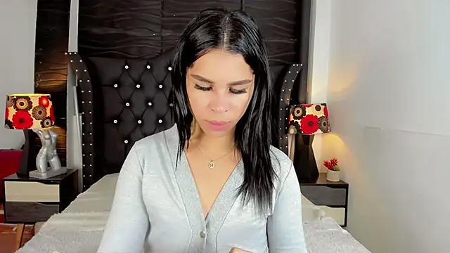 Snapshot of Makeyla_Fox_ chatting on February 18, 2026, 1:29 pm Makeyla Fox online show from February 18, 2026, 1:29 pm