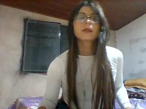 lucyscay  online show from April 3, 2026, 2:51 am