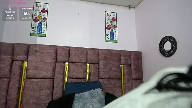 FRANCESCA LOVE  online show from April 15, 2026, 3:23 am