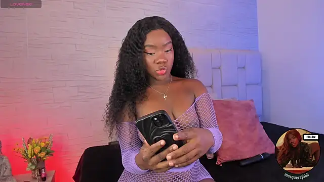 naina deivis33 online show from April 16, 2026, 4:02 am