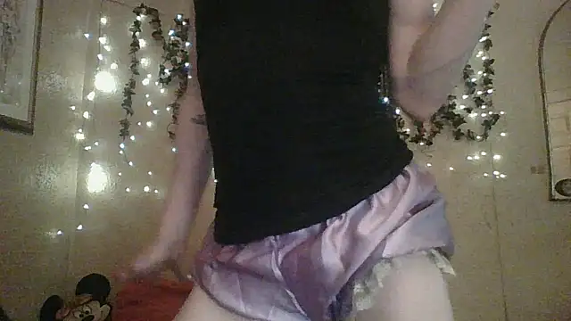 sillymillie4 online show from February 10, 2026, 2:32 am