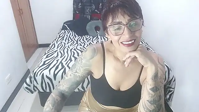 Snapshot of Charlotte_gray_ chatting on June 7, 2026, 11:59 am Charlotte gray online show from June 7, 2026, 11:59 am