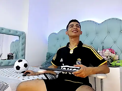 Apolo Richards online show from February 17, 2026, 7:44 pm