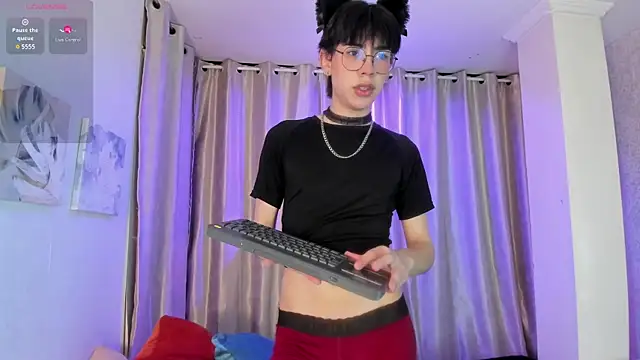 Demian Hush online show from April 8, 2026, 3:08 am