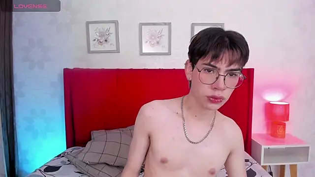 Demian Hush online show from March 14, 2026, 3:23 am