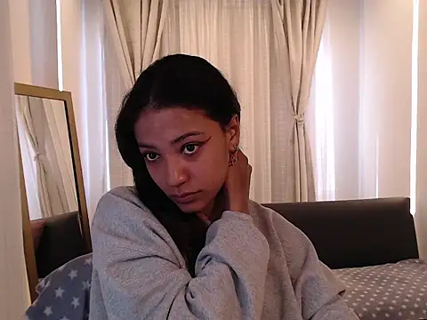 Snapshot of Scarleet_miaa chatting on June 10, 2026, 7:37 pm Scarleet miaa online show from June 10, 2026, 7:37 pm