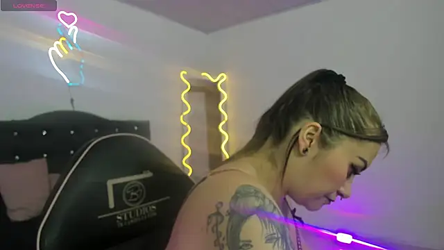 LUNAKITTY TAY online show from March 2, 2026, 11:39 am