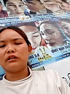 Luminana online show from April 17, 2026, 2:03 am