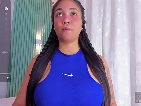 Snapshot of Venuz_01 chatting on February 10, 2026, 8:30 pm Venuz 01 online show from February 10, 2026, 8:30 pm