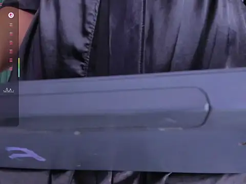 Snapshot of Venuz_01 chatting on February 12, 2026, 9:03 pm Venuz 01 online show from February 12, 2026, 9:03 pm