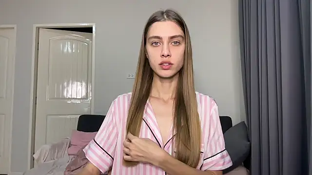 SonyaSweety online show from March 3, 2026, 10:50 pm