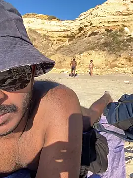 Snapshot of Reez77 chatting on March 22, 2026, 7:43 am Reez77 online show from March 22, 2026, 7:43 am